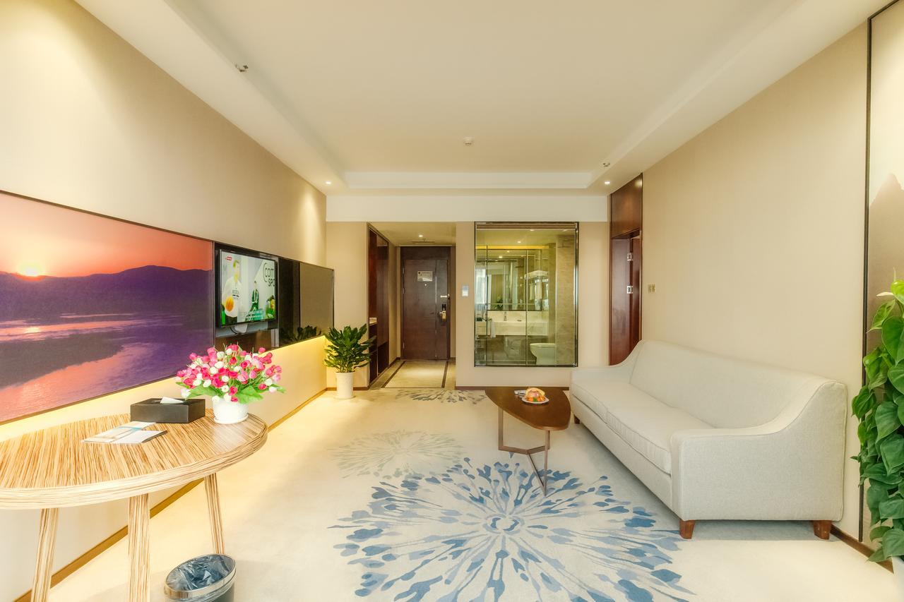 Manhatton Hotel Guilin North Railway Station Ngoại thất bức ảnh